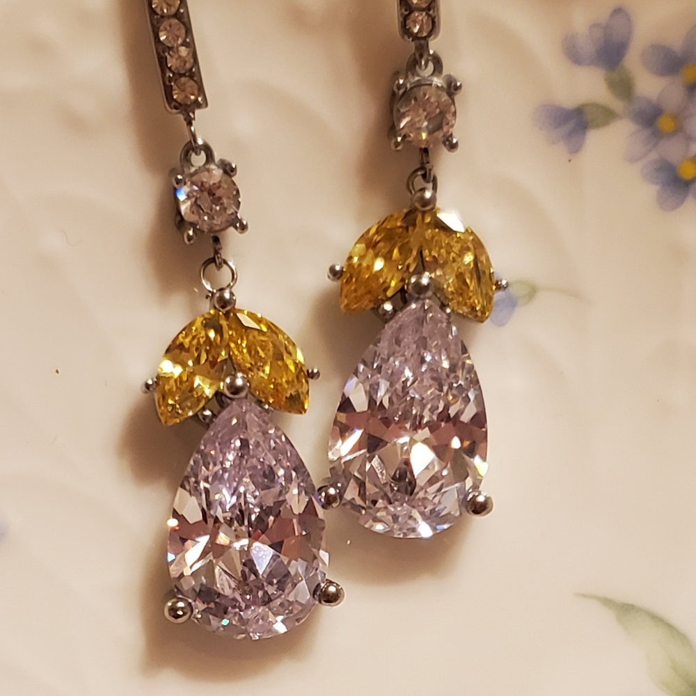 Vintage Rhinestone Tear Drop Dangle Earrings